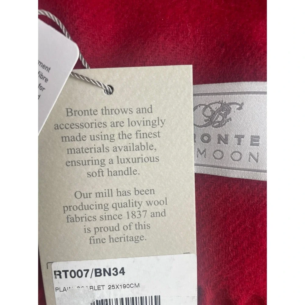 Bronte by Moon Red Pure Merino Wool Scarf Made in England Fringed  NWT
